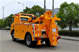 根河高速路拖车费